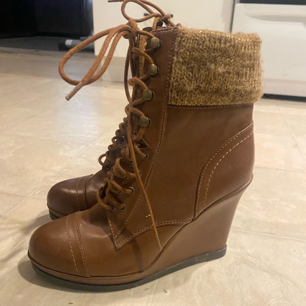 Heeled boots